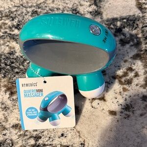 Homedics Quatro Mini Massager in Turquoise and White